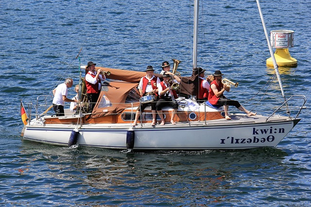 入财政困境 入财政困境